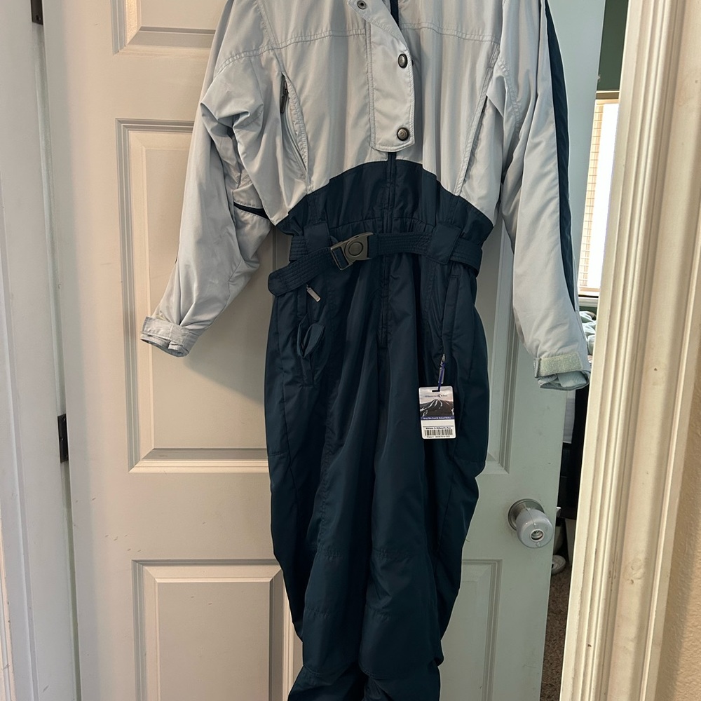 Columbia Navy and Light Gray Outdoor Snow Suit.
